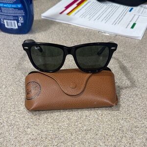 Ray-Ban Black Sunglasses with Tan Case